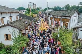 效率极高！陶汉林上半场10中8爆砍19分7板1断